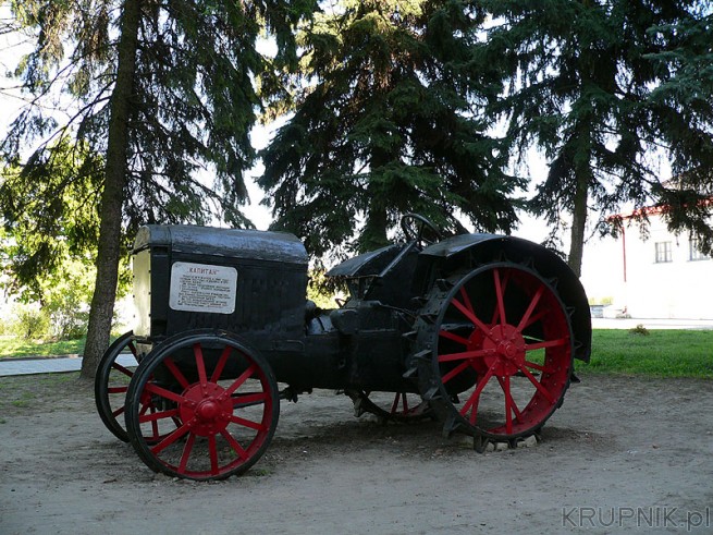 Eksponat z muzeum- jeden z pierwszych traktorów na Białorusi
